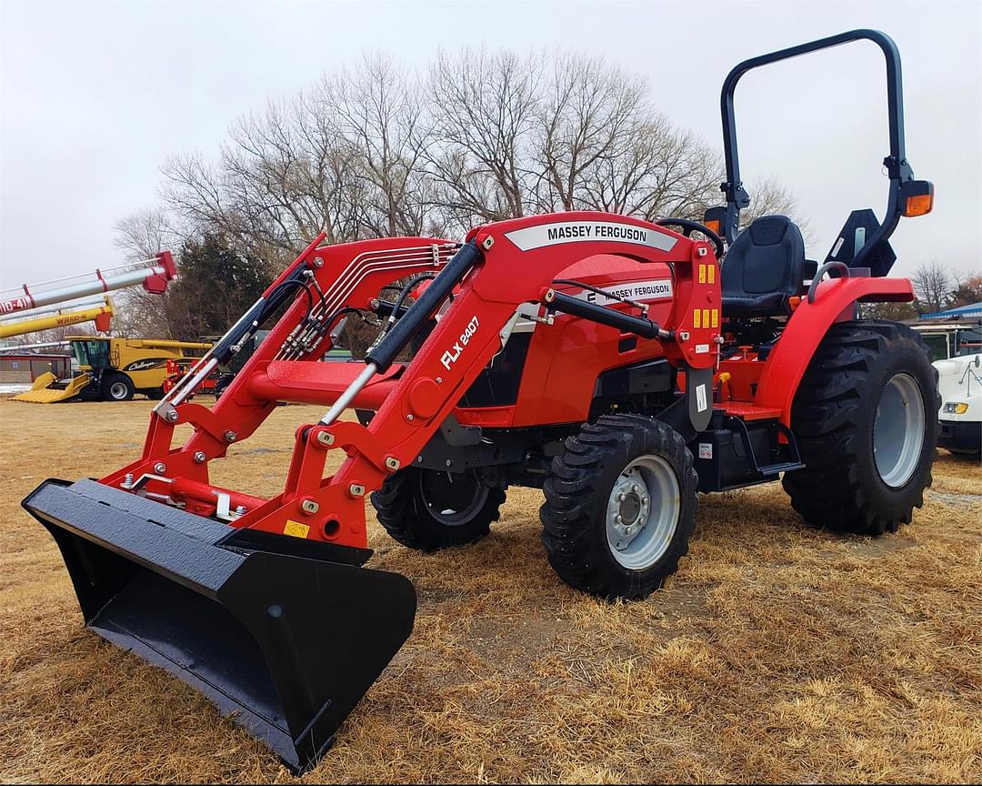 Image of Massey Ferguson 1840E Image 1