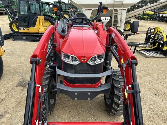 Image of Massey Ferguson 1840M equipment image 2