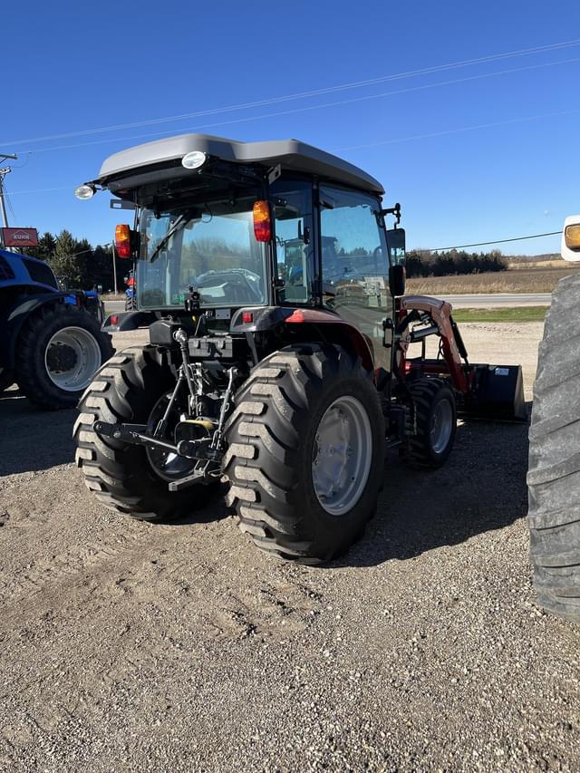 Image of Massey Ferguson 1840M equipment image 3