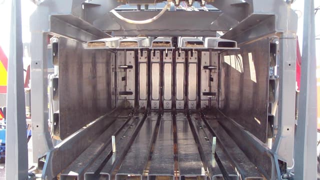 Image of Massey Ferguson 2270 equipment image 3