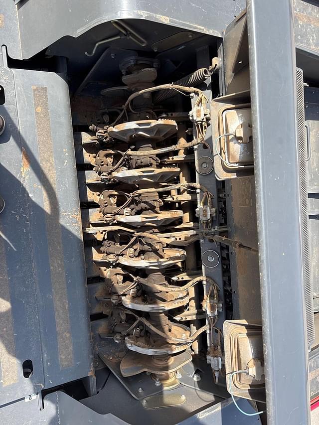 Image of Massey Ferguson 2270 equipment image 3