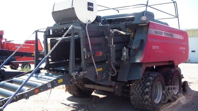 Image of Massey Ferguson 2270 equipment image 4