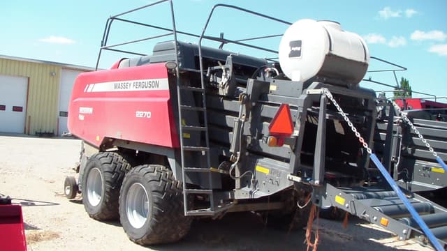 Image of Massey Ferguson 2270 equipment image 2