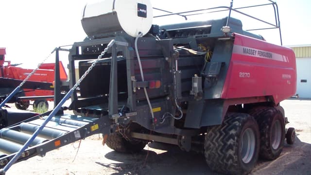Image of Massey Ferguson 2270 equipment image 4
