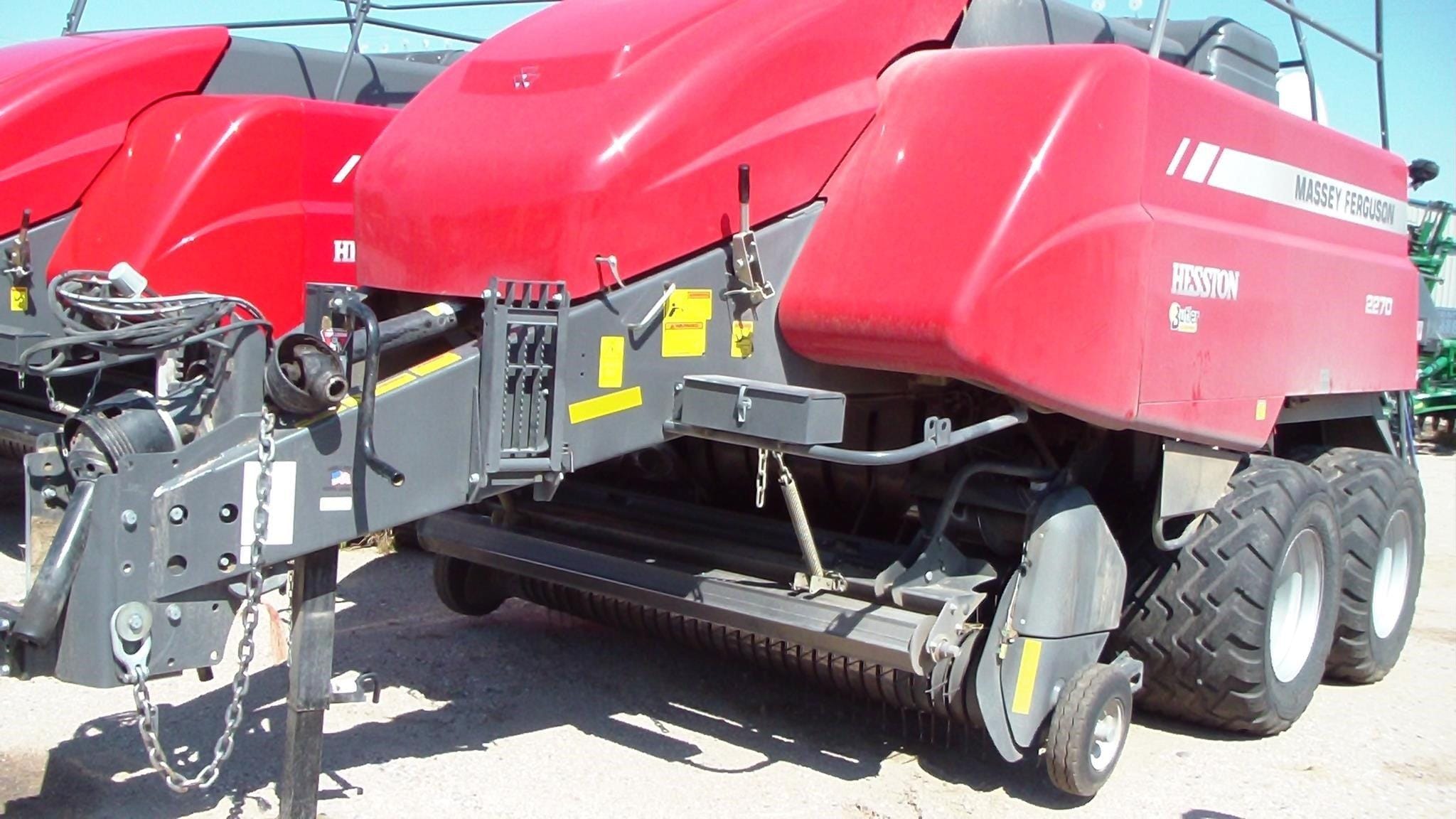 2022 Massey Ferguson 2270 Equipment Image0
