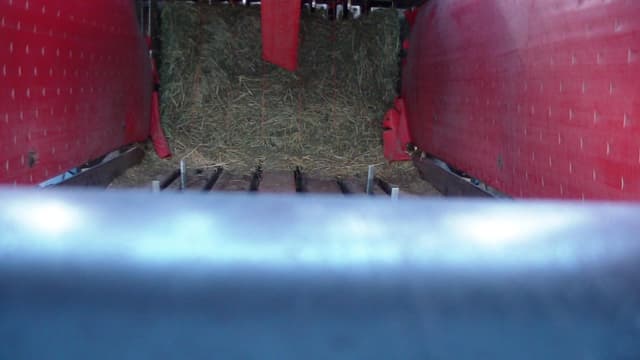 Image of Massey Ferguson 2270XD equipment image 2