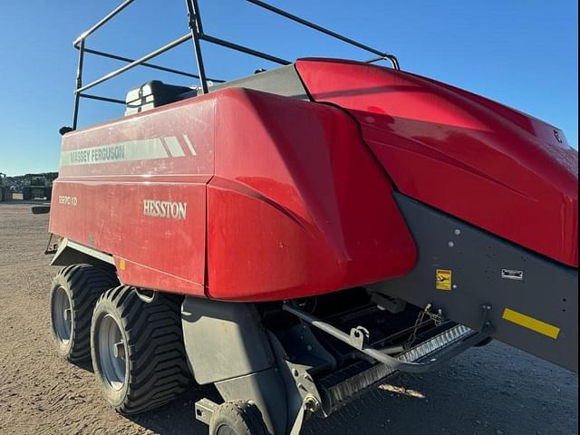 Image of Massey Ferguson 2270XD equipment image 2