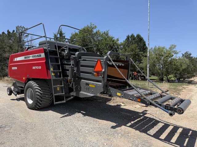 Image of Massey Ferguson 2270XD equipment image 4