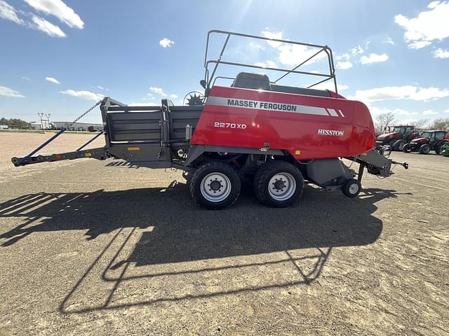 Image of Massey Ferguson 2270XD equipment image 3