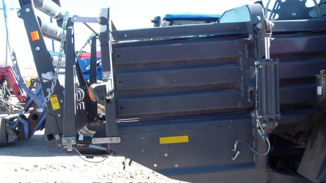 Image of Massey Ferguson 2270XD equipment image 1