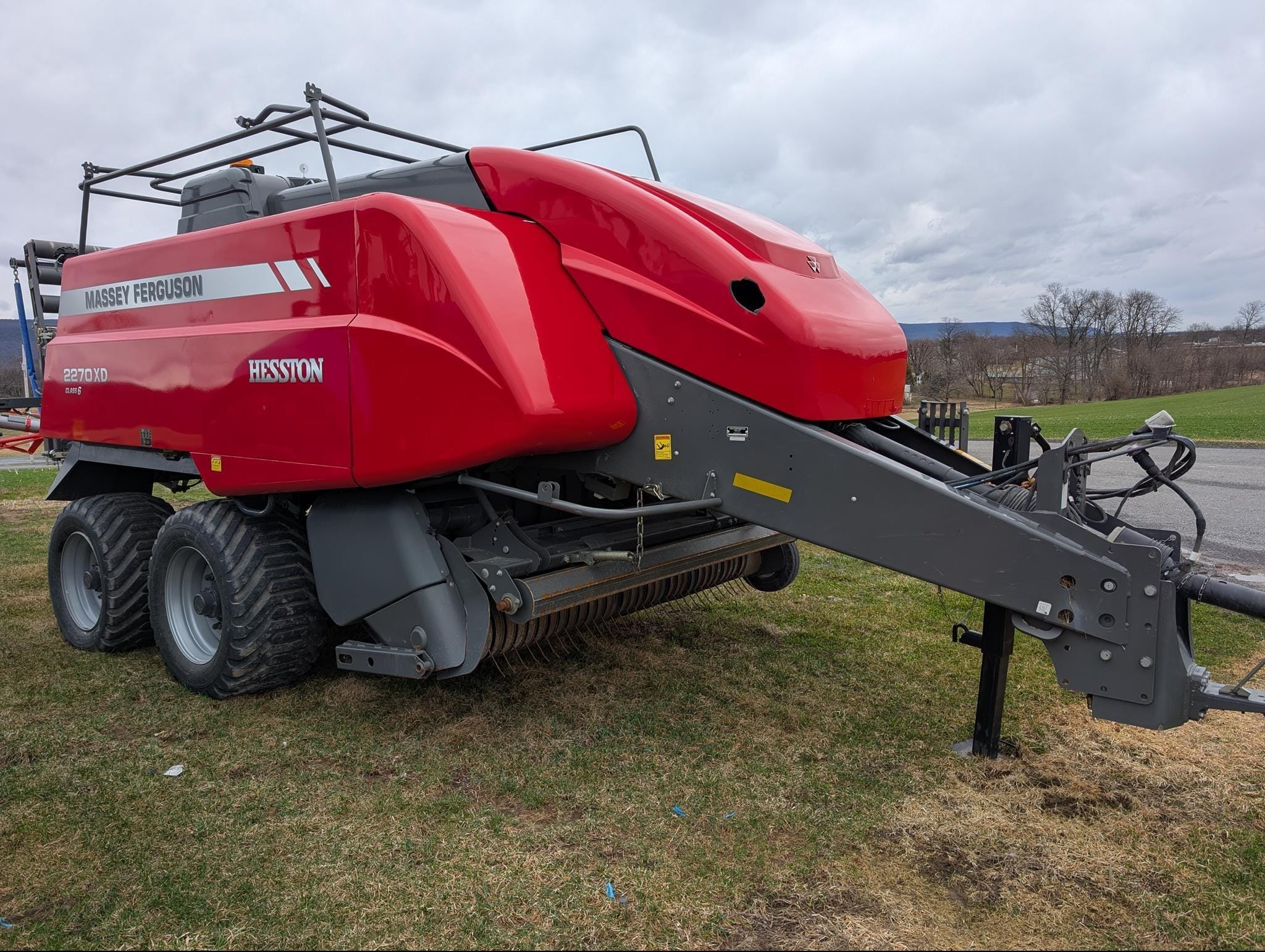 2022 Massey Ferguson 2270XD Equipment Image0