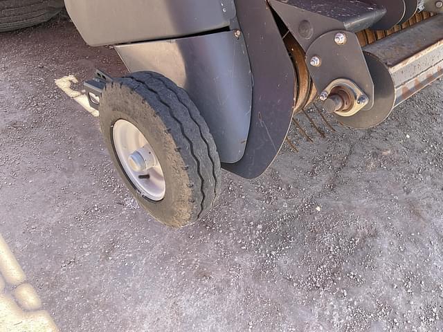 Image of Massey Ferguson 2270XD equipment image 4