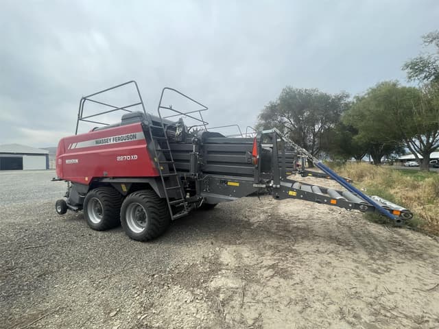 Image of Massey Ferguson 2270XD equipment image 2