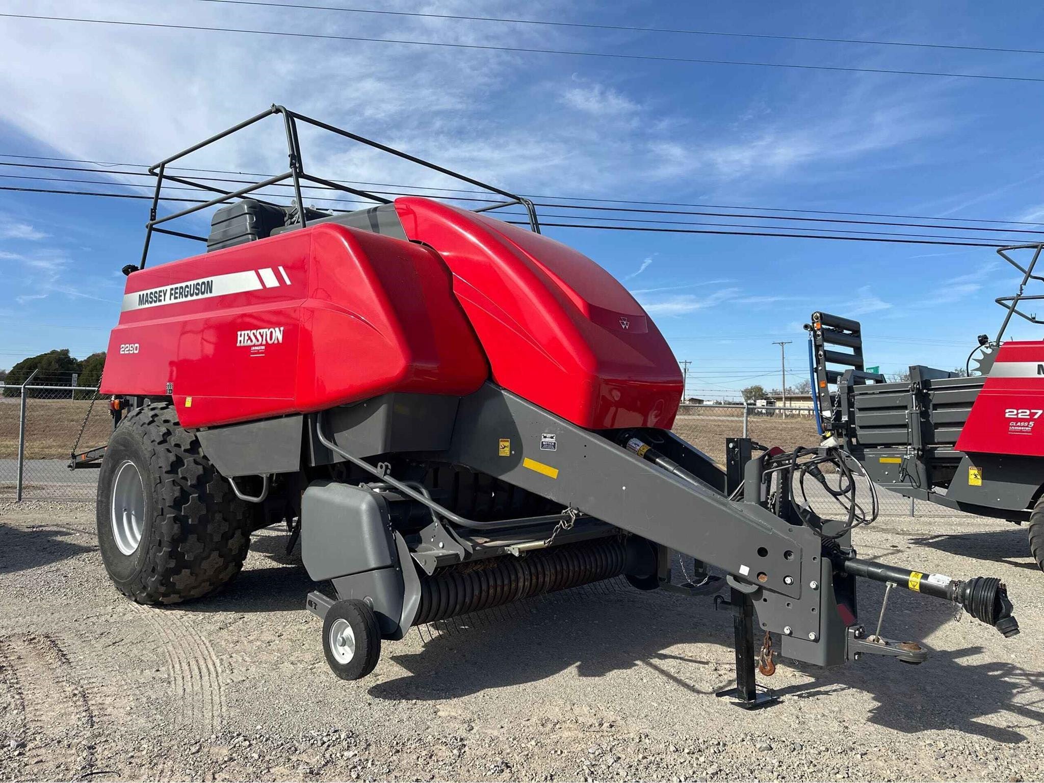 2022 Massey Ferguson 2290 Equipment Image0