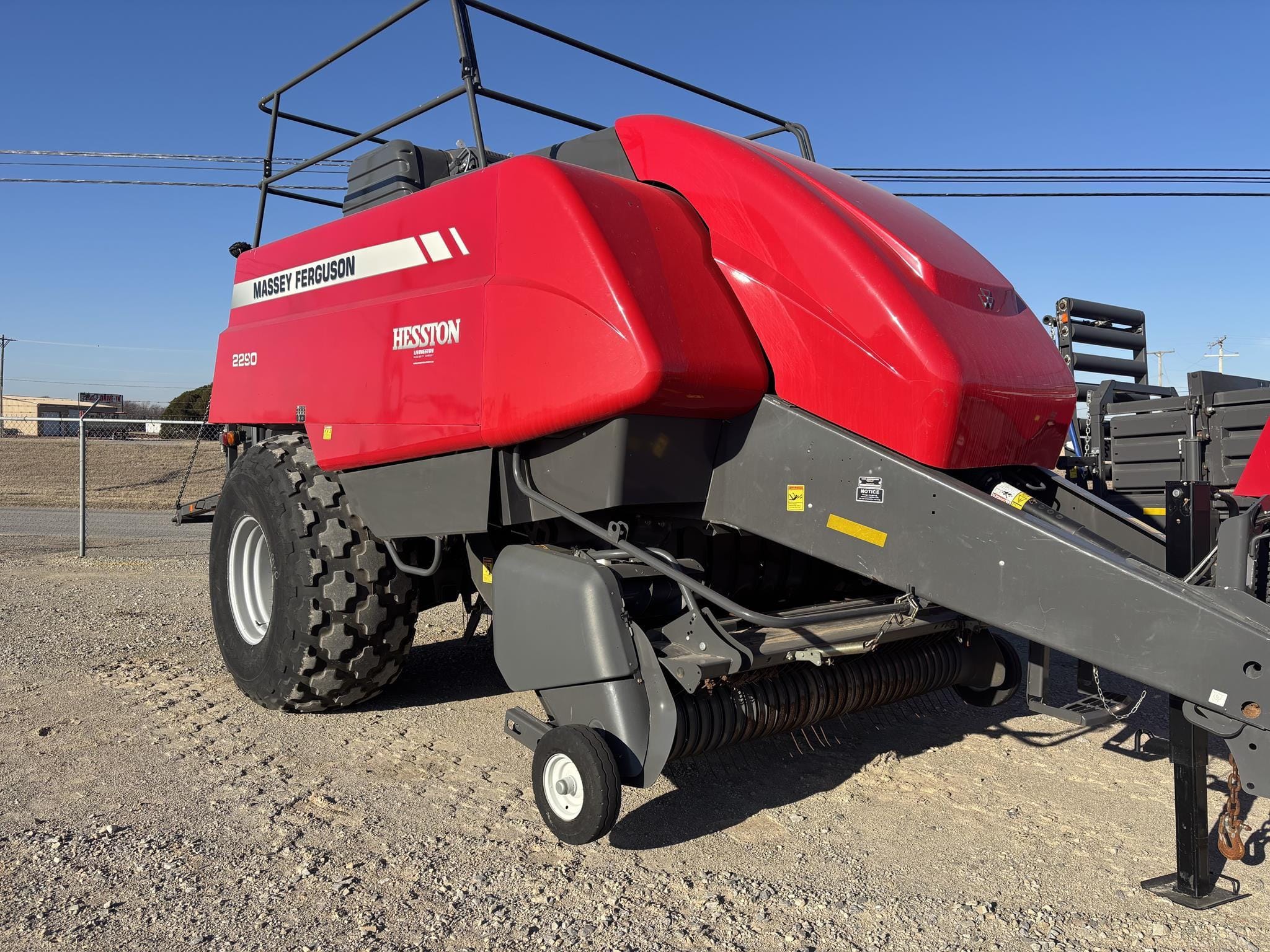 2022 Massey Ferguson 2290 Equipment Image0