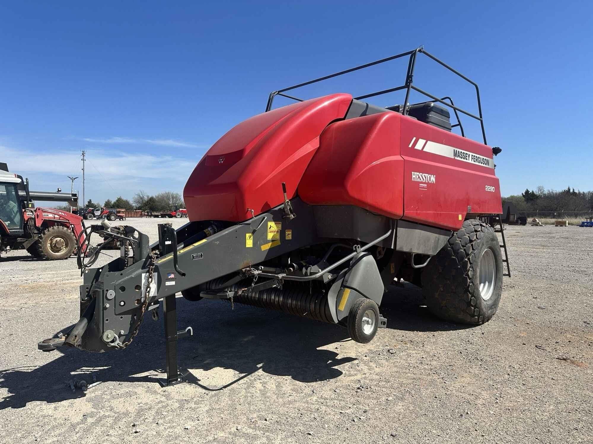 2022 Massey Ferguson 2290 Equipment Image0
