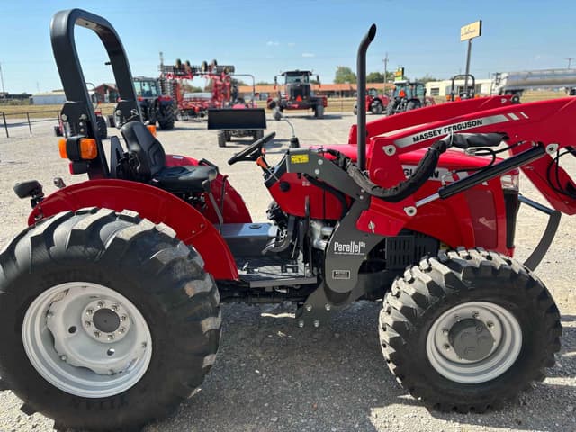 Image of Massey Ferguson 2605H equipment image 3