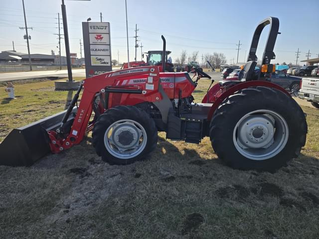 Image of Massey Ferguson 2605H equipment image 2