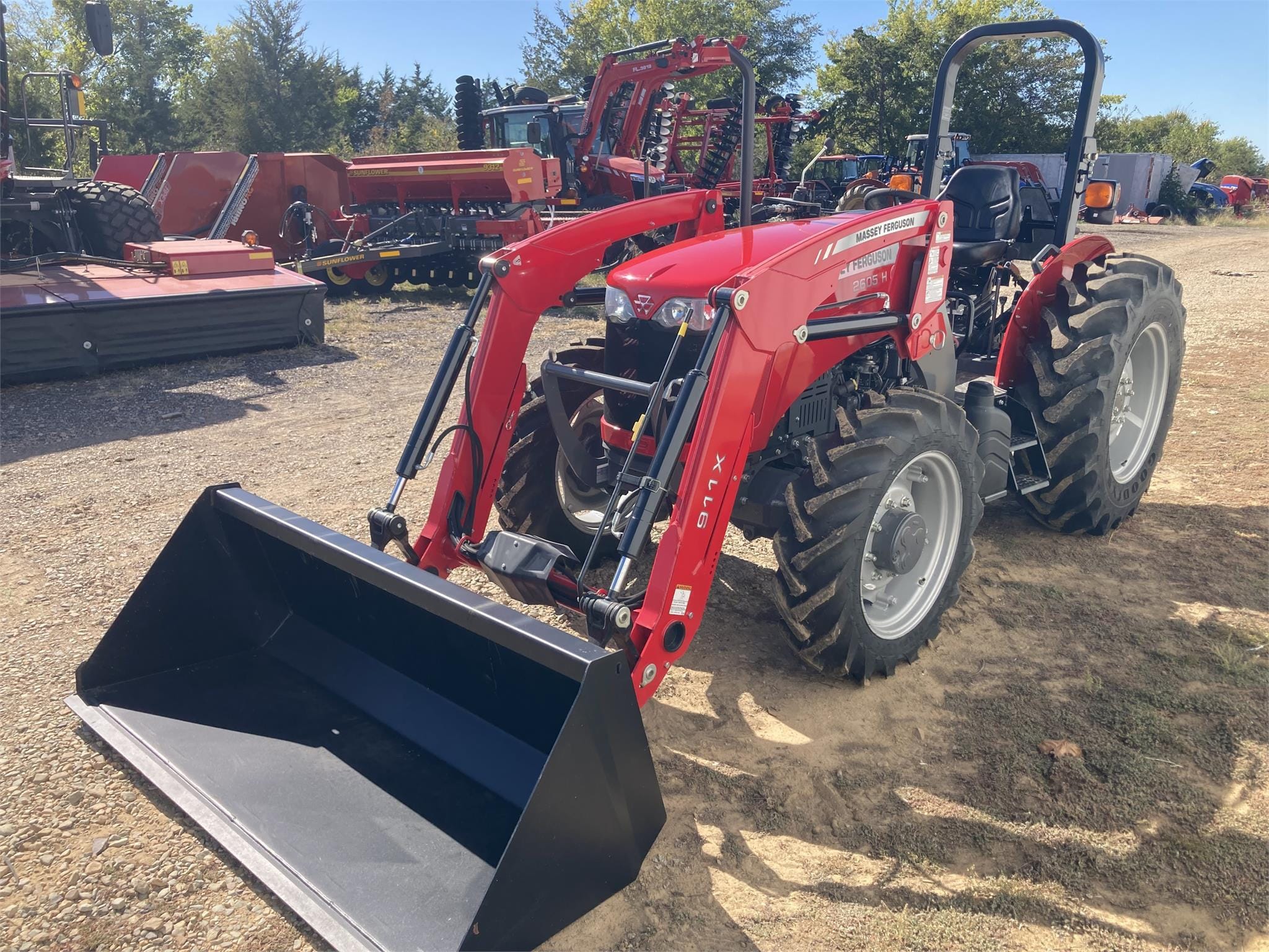 2022 Massey Ferguson 2605H Equipment Image0
