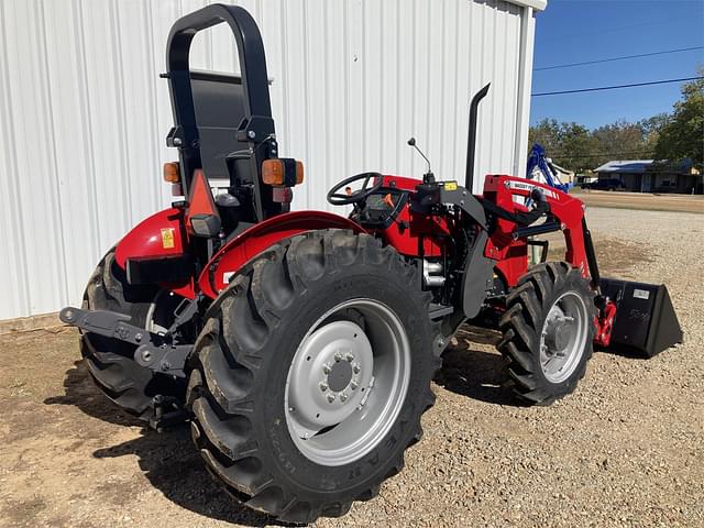 Image of Massey Ferguson 2605H equipment image 4