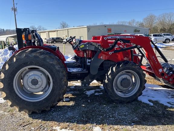 Image of Massey Ferguson 2607H equipment image 2