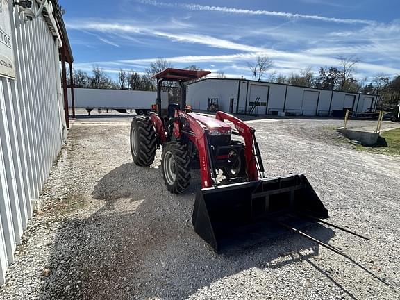 Image of Massey Ferguson 2607H equipment image 3