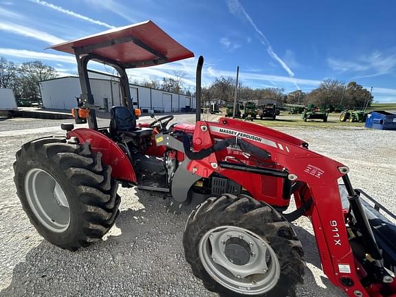 Image of Massey Ferguson 2607H equipment image 4