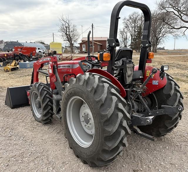 Image of Massey Ferguson 2607H equipment image 3