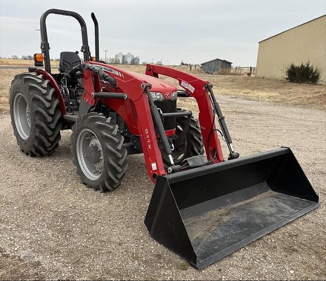 Image of Massey Ferguson 2607H equipment image 1