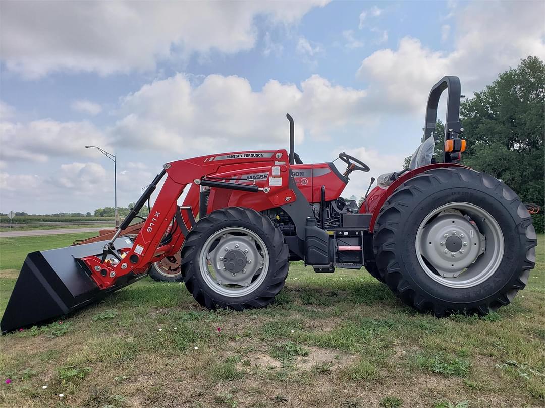 Image of Massey Ferguson 2607H Image 0