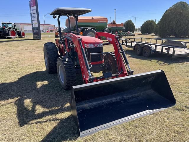 Image of Massey Ferguson 2607H equipment image 3