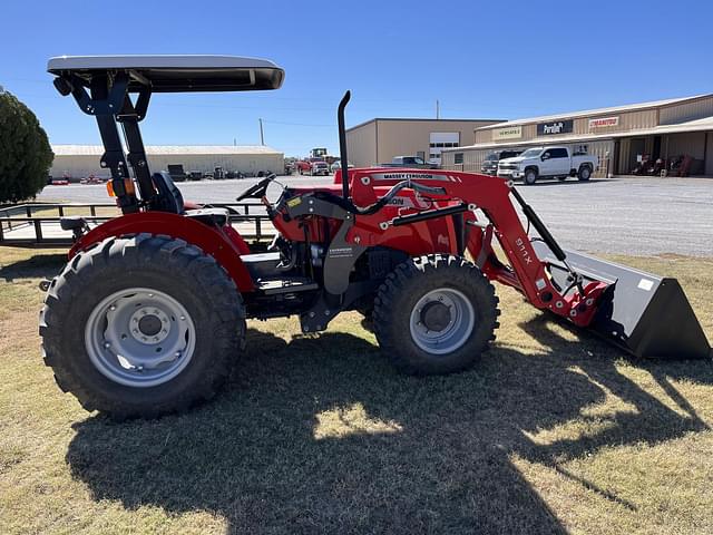 Image of Massey Ferguson 2607H equipment image 1