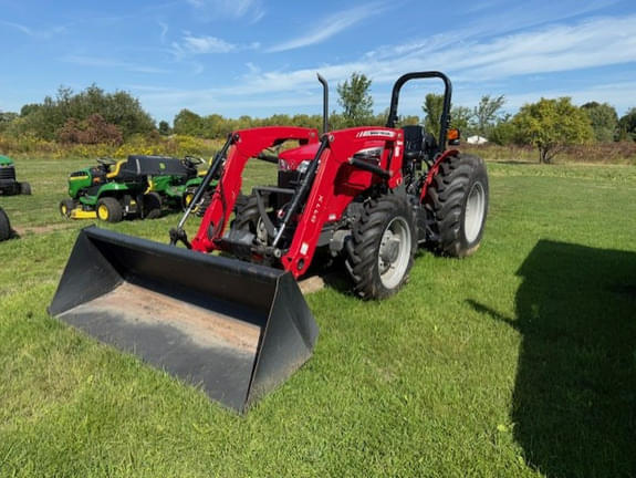 Image of Massey Ferguson 2607H equipment image 1