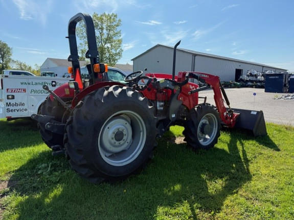 Image of Massey Ferguson 2607H equipment image 3
