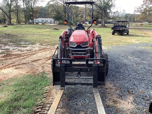 Image of Massey Ferguson 2850E equipment image 2
