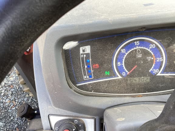 Image of Massey Ferguson 2850E equipment image 4