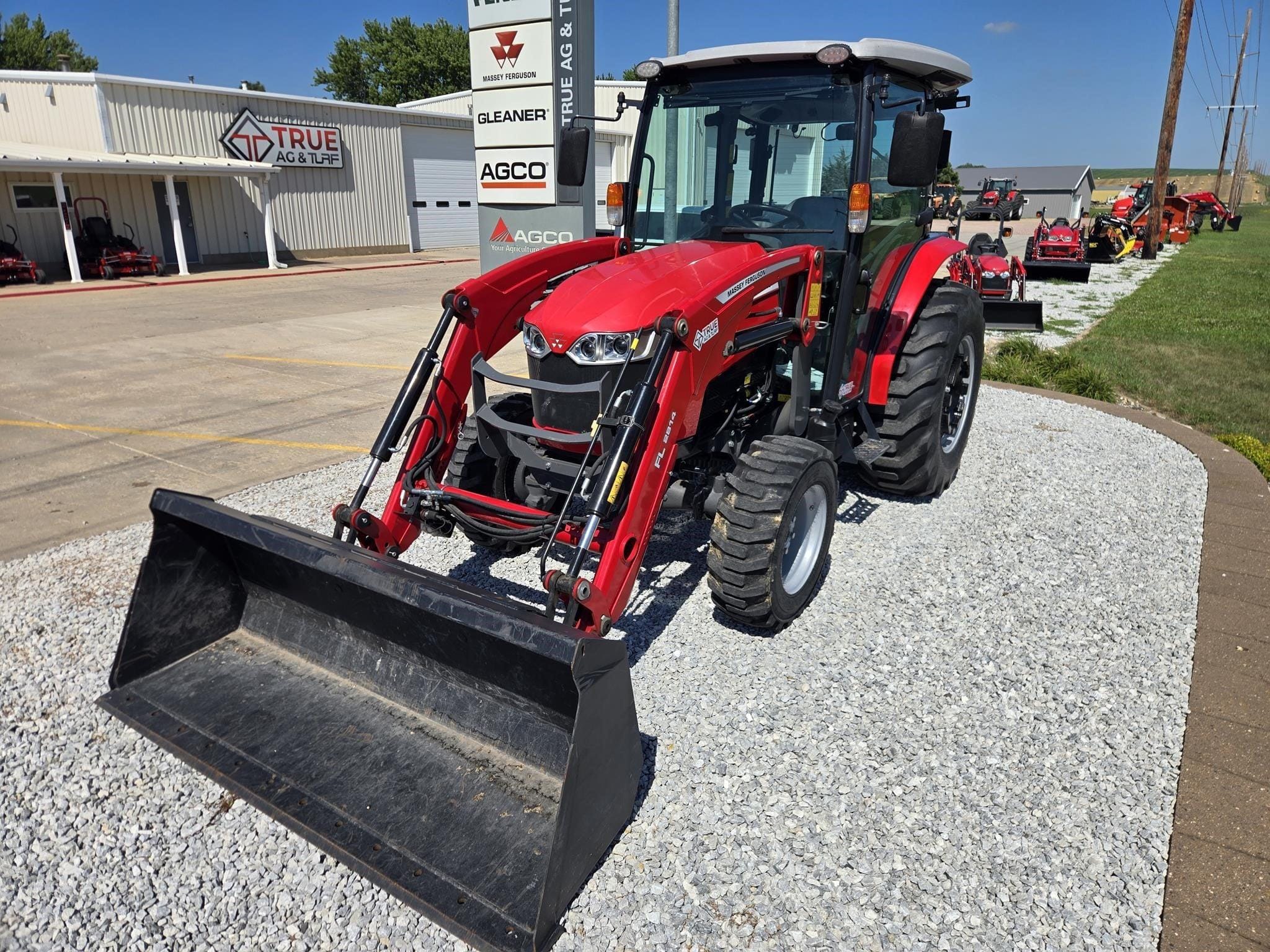 2022 Massey Ferguson 2850M Equipment Image0