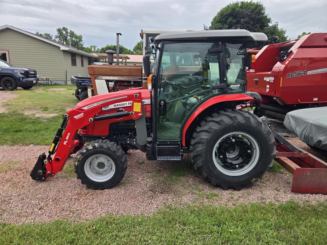 Image of Massey Ferguson 2850M Primary image
