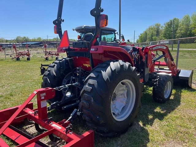 Image of Massey Ferguson 2860E equipment image 4