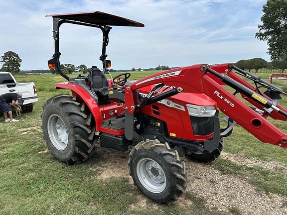 Image of Massey Ferguson 2860E equipment image 3