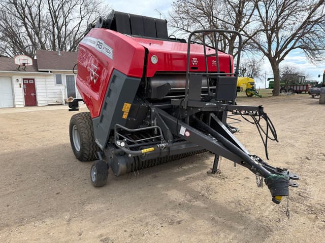 Image of Massey Ferguson RB4180V equipment image 2