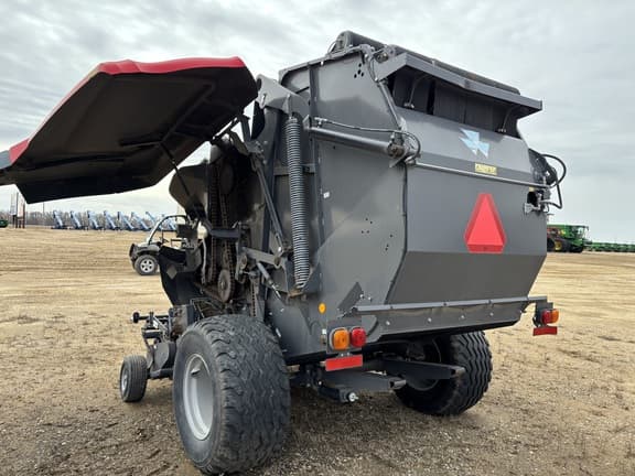 Image of Massey Ferguson RB4180V equipment image 2