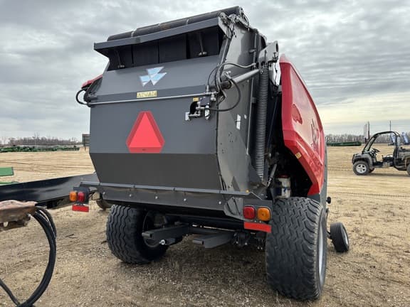Image of Massey Ferguson RB4180V equipment image 3