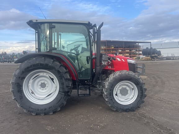 Image of Massey Ferguson 4707 equipment image 3