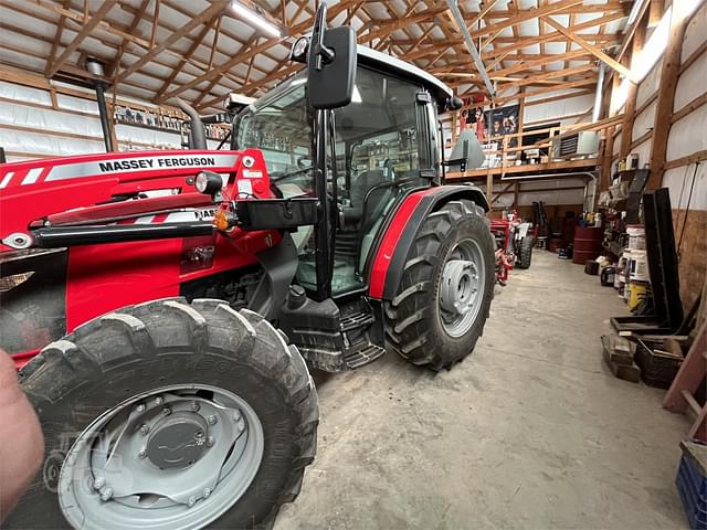 Image of Massey Ferguson 4707 equipment image 3