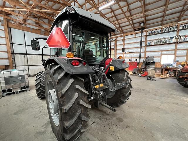 Image of Massey Ferguson 4707 equipment image 4