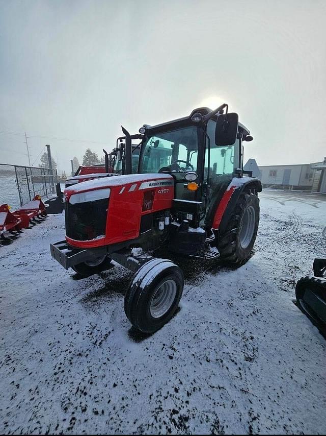 Image of Massey Ferguson 4707 equipment image 3