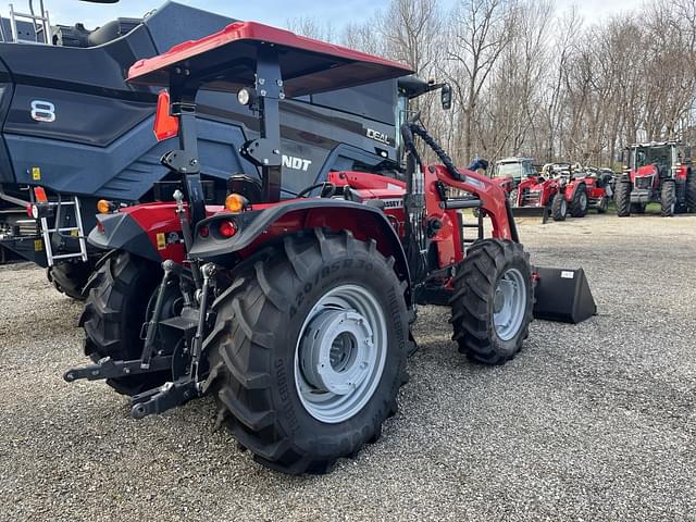 Image of Massey Ferguson 4707 equipment image 4
