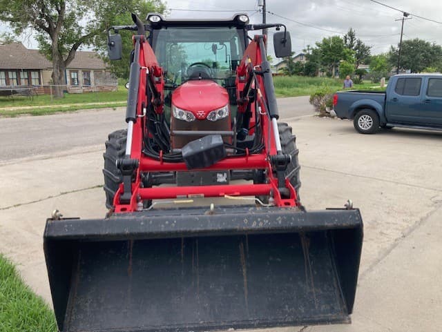 Image of Massey Ferguson 4707 Image 1