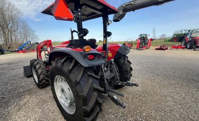 Image of Massey Ferguson 4707 equipment image 1